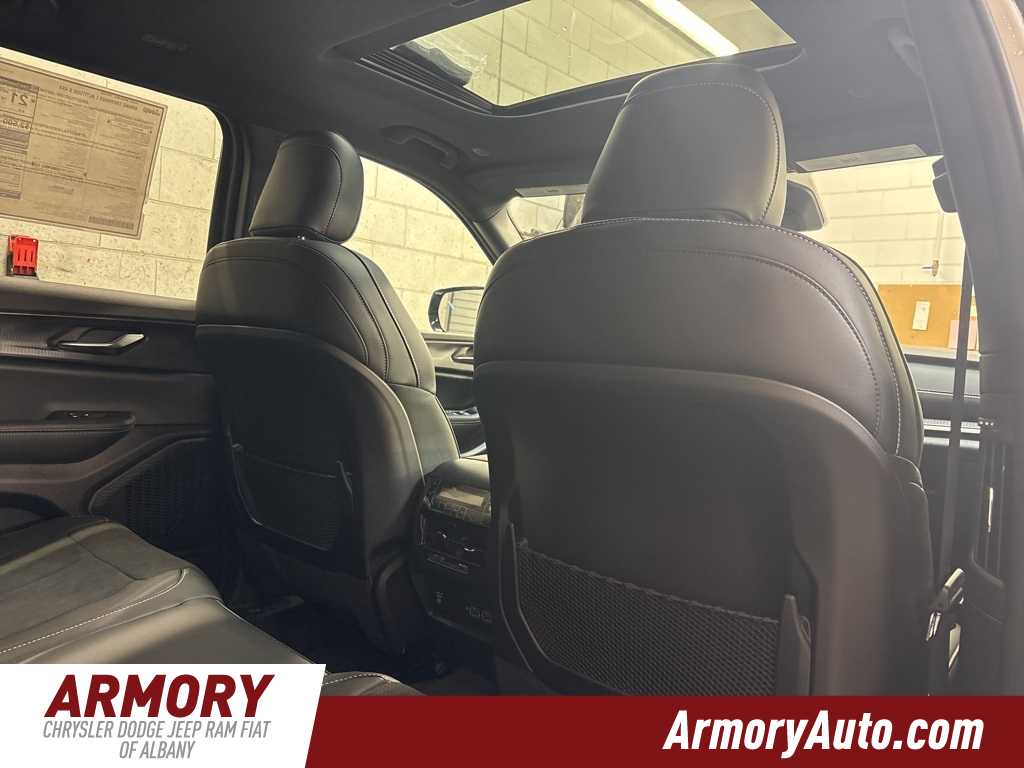 Thumbnail: 2025 Jeep Grand Cherokee L - 31