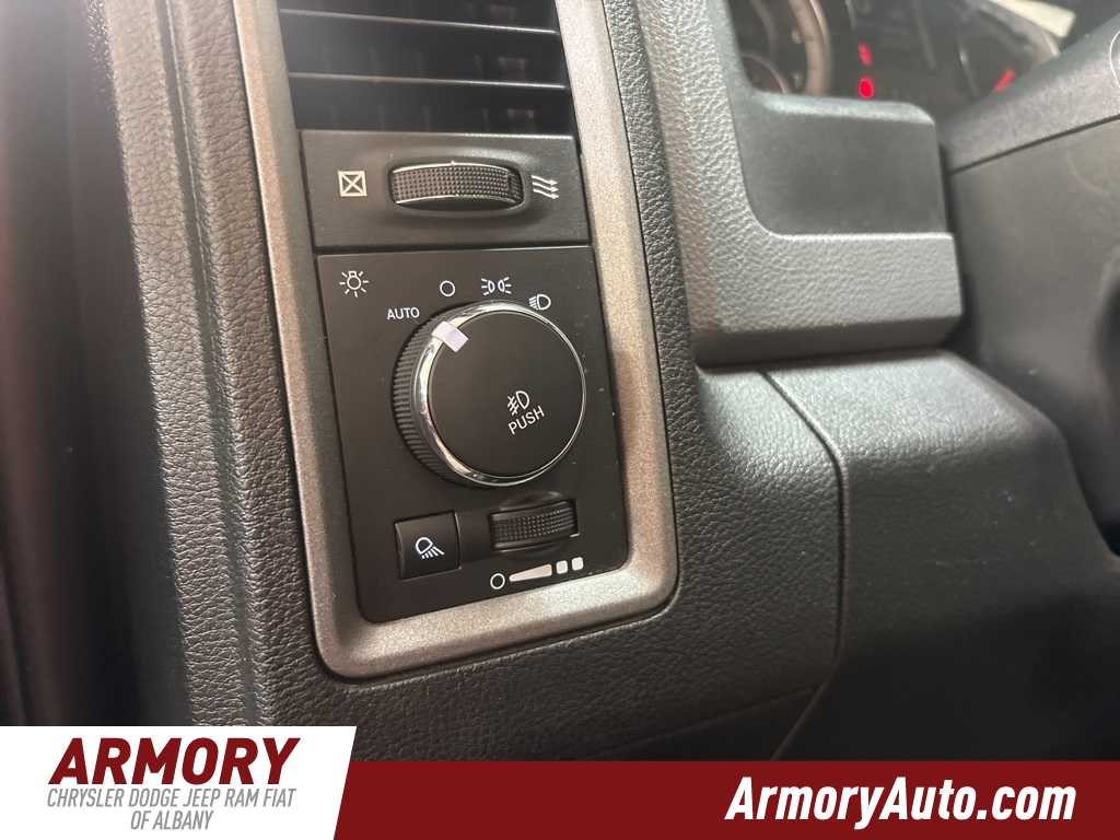 Thumbnail: 2019 RAM 1500 Classic - 10