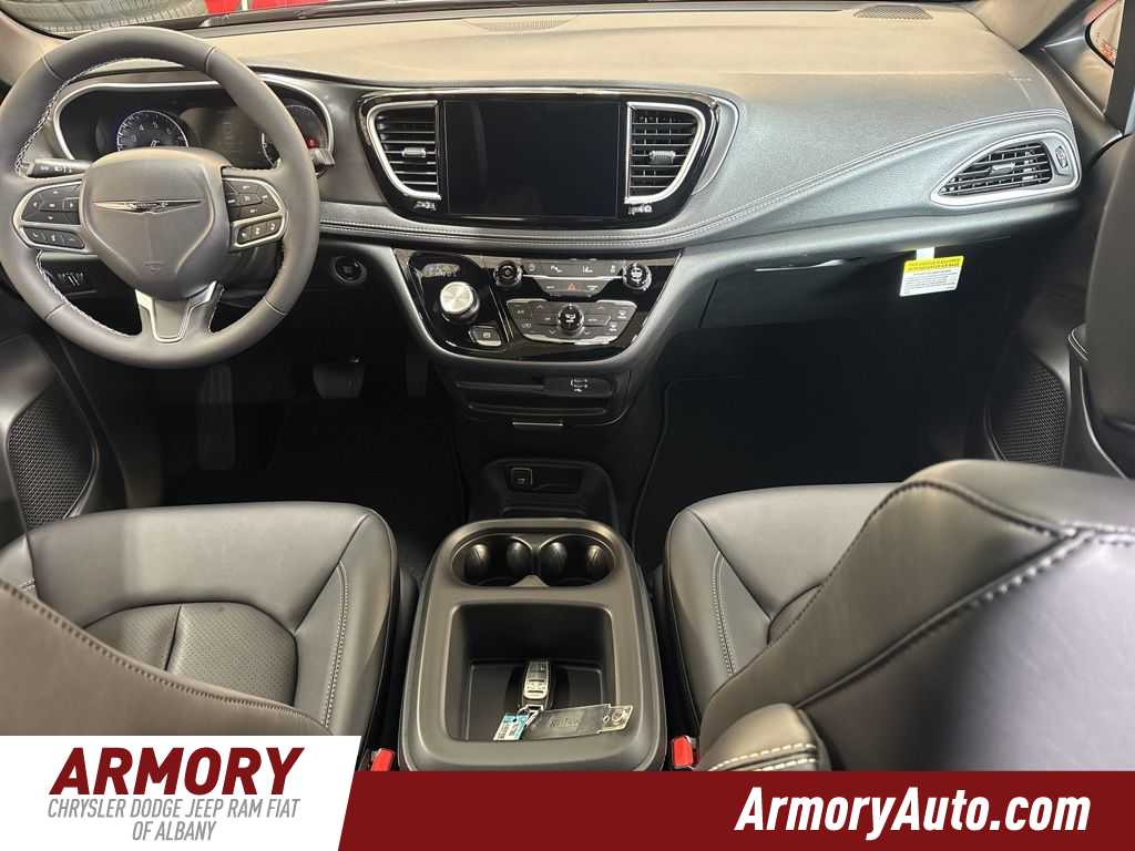 Thumbnail: 2026 Chrysler Pacifica - 30