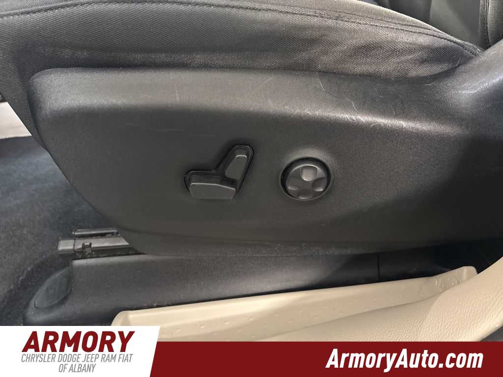 Thumbnail: 2017 Chrysler Pacifica - 12