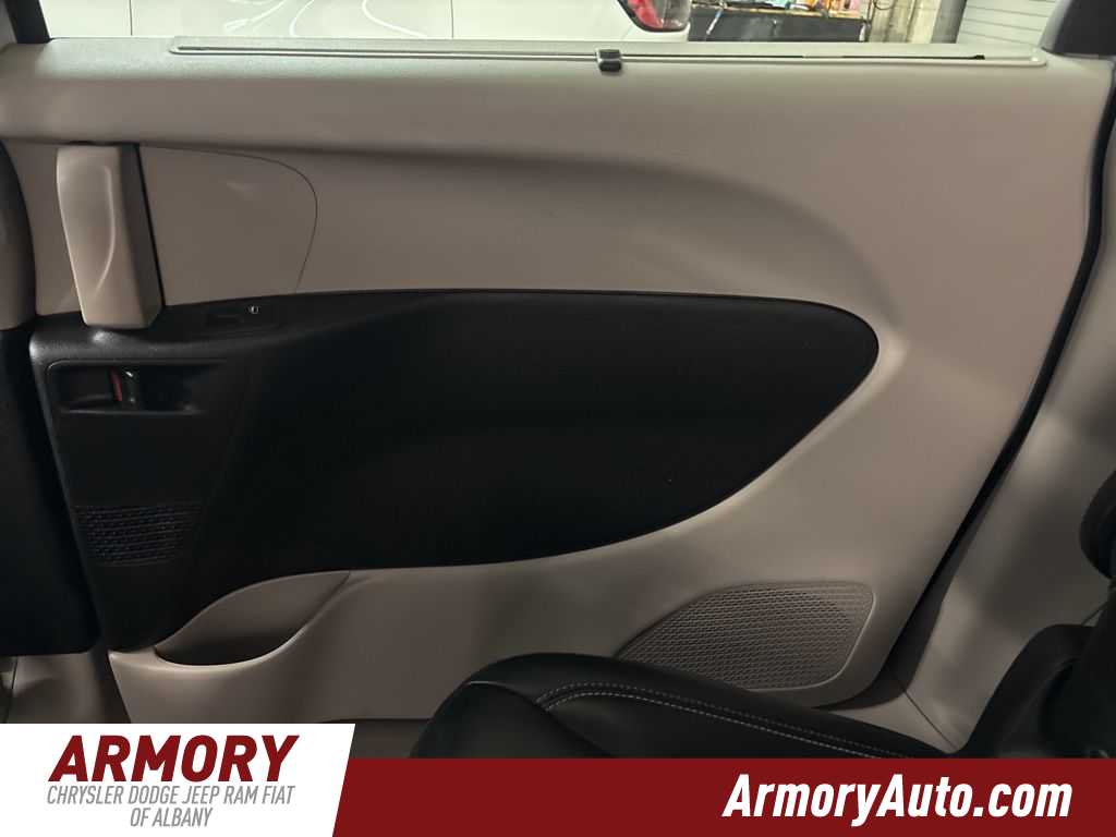 Thumbnail: 2023 Chrysler Pacifica - 29