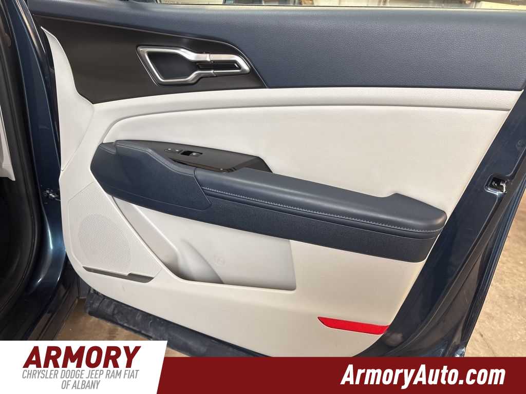 Thumbnail: 2023 Kia Sportage - 38