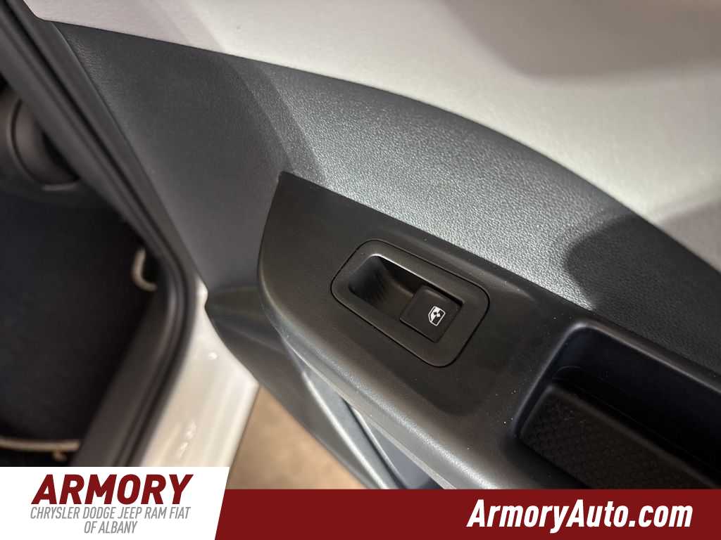 Thumbnail: 2023 Volkswagen Taos - 32