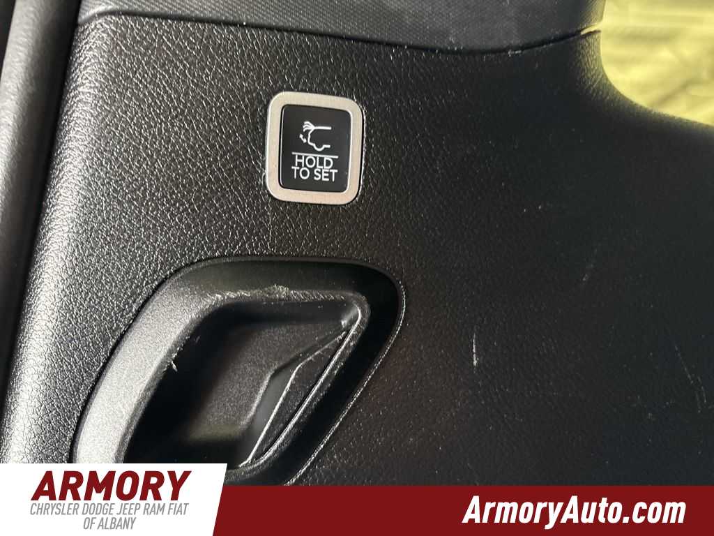 Thumbnail: 2024 Jeep Wagoneer - 34