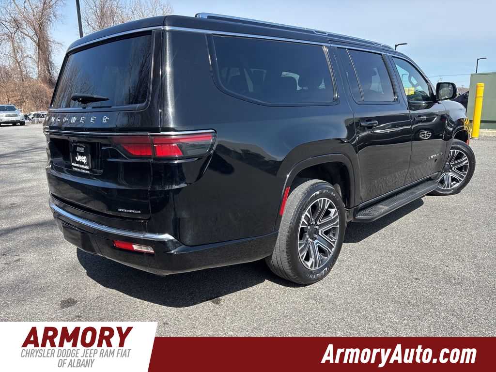 Thumbnail: 2024 Jeep Wagoneer - 4