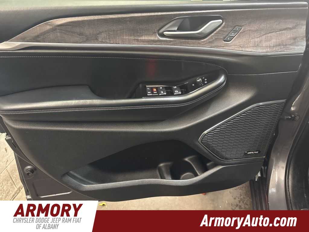 Thumbnail: 2023 Jeep Grand Cherokee L - 7