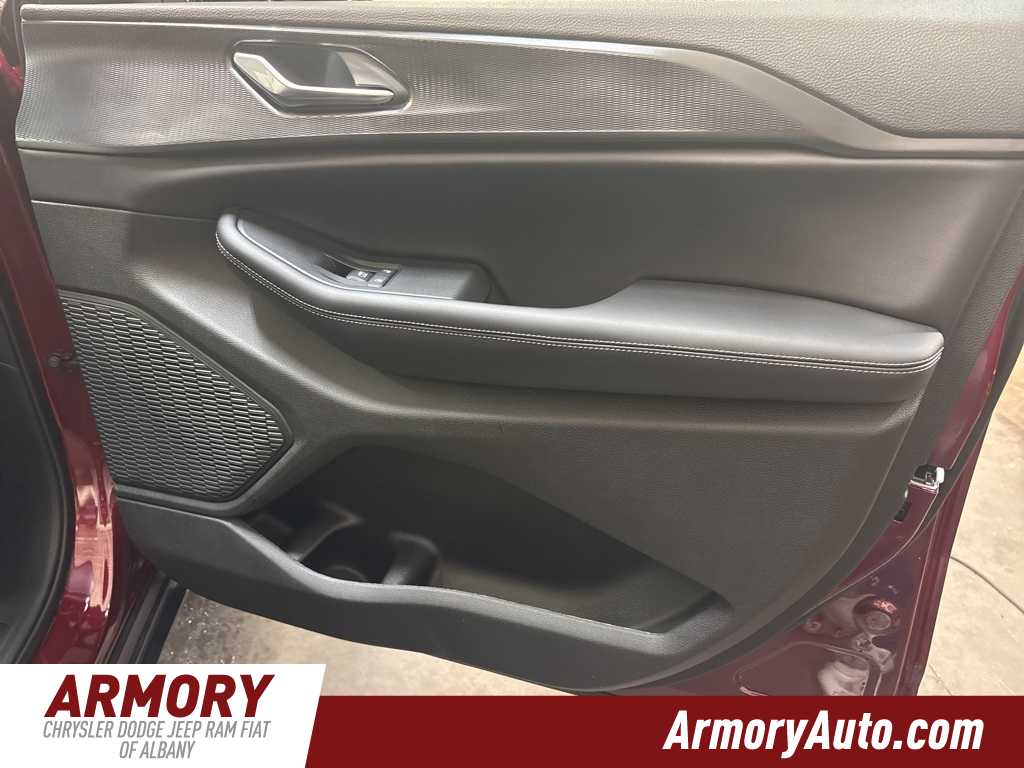 Thumbnail: 2025 Jeep Grand Cherokee L - 36