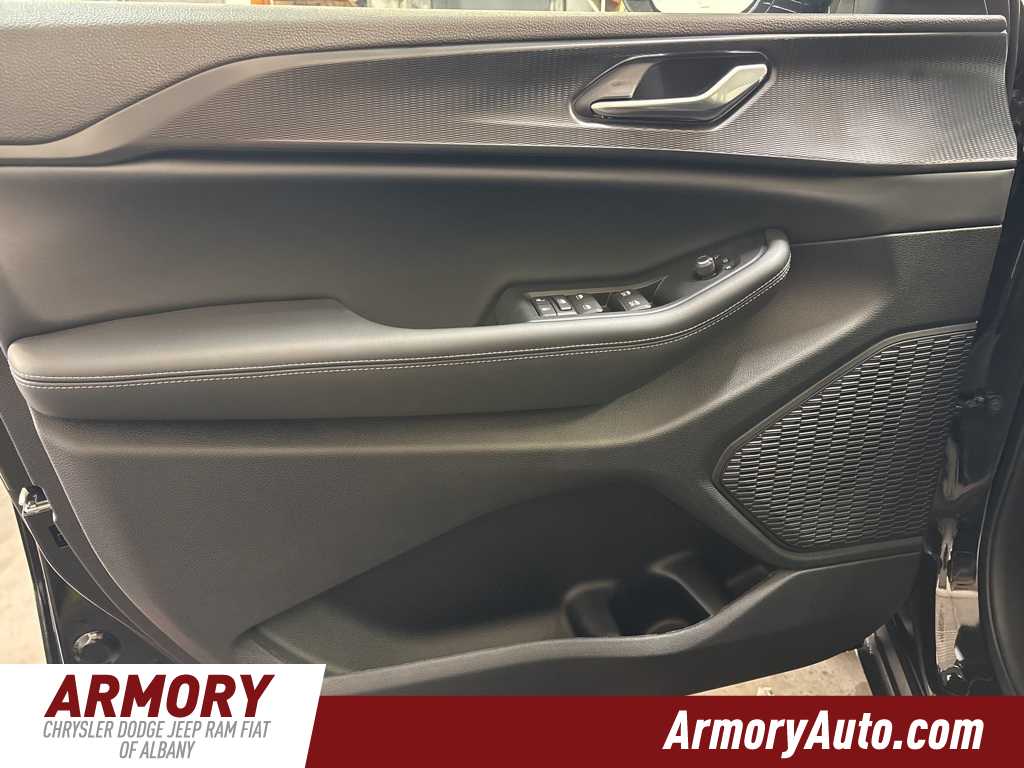 Thumbnail: 2025 Jeep Grand Cherokee - 7