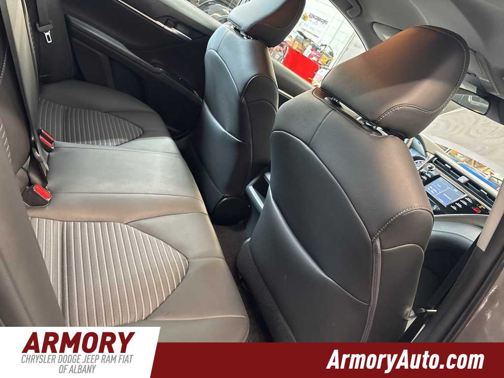 2018 Toyota Camry SE 26