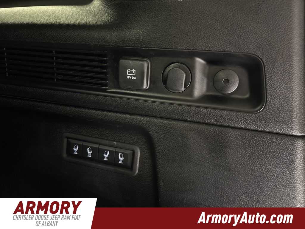 Thumbnail: 2024 Jeep Wagoneer - 35