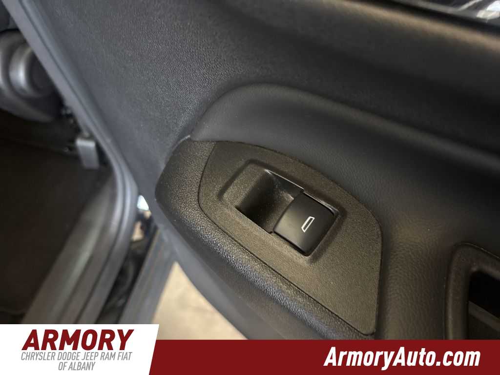 Thumbnail: 2024 Chevrolet Equinox - 32