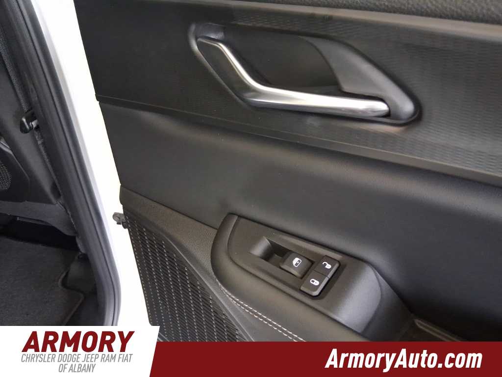 Thumbnail: 2025 Jeep Grand Cherokee - 26