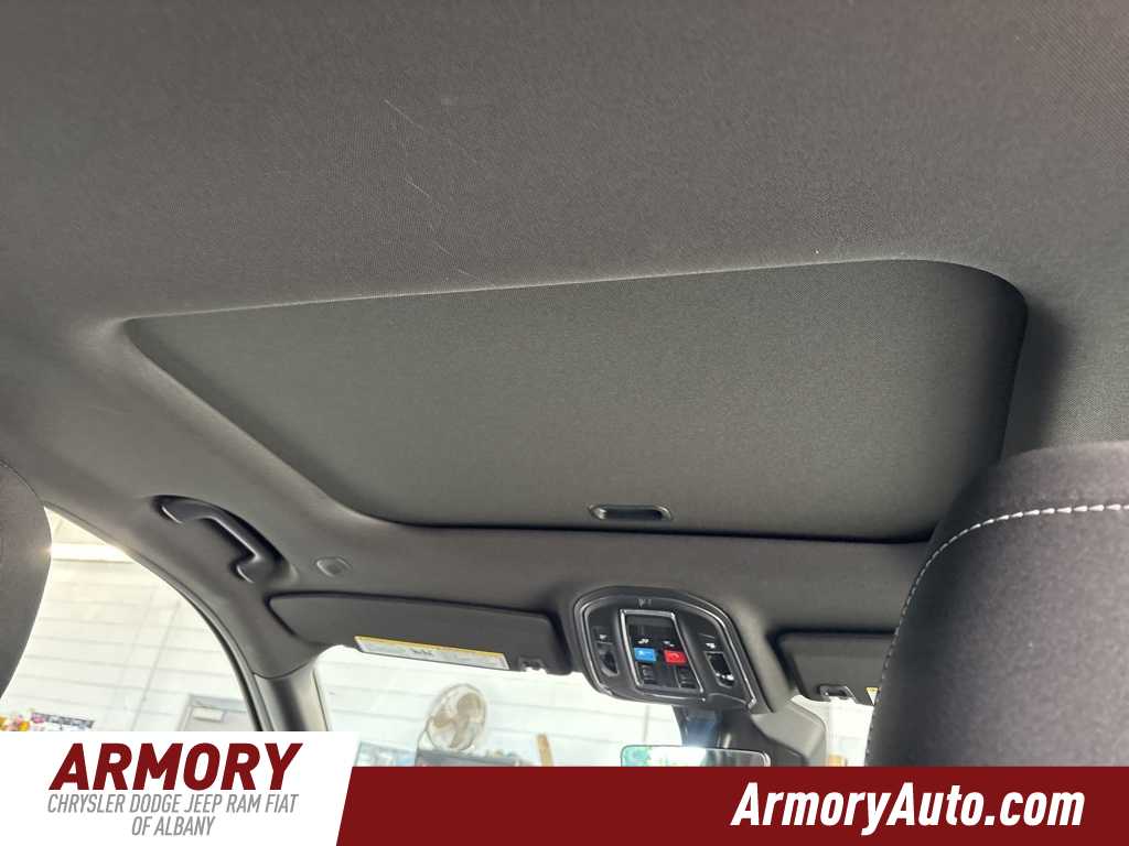 Thumbnail: 2025 Jeep Grand Cherokee - 30