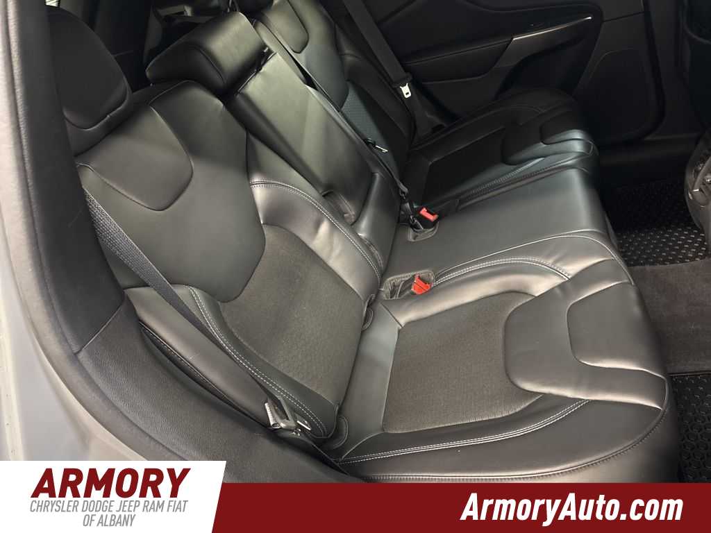 Thumbnail: 2020 Jeep Cherokee - 30