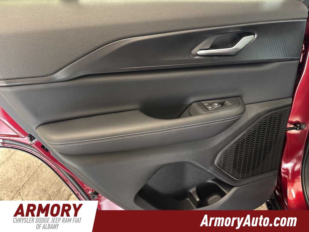 Thumbnail: 2025 Jeep Grand Cherokee - 21