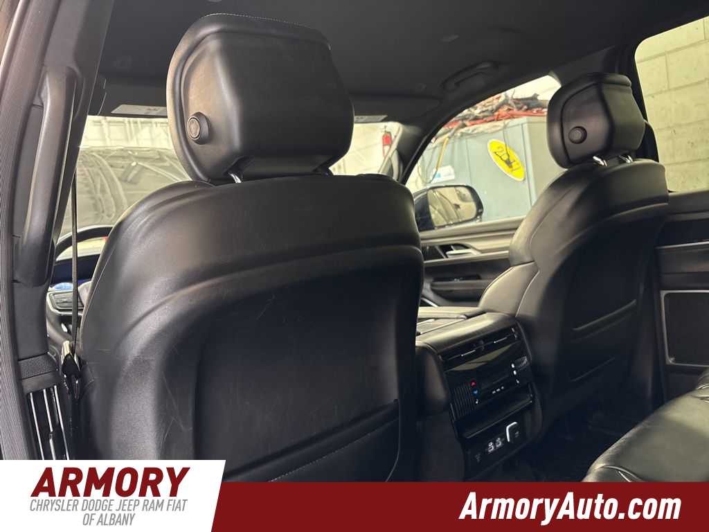 Thumbnail: 2024 Jeep Wagoneer - 29