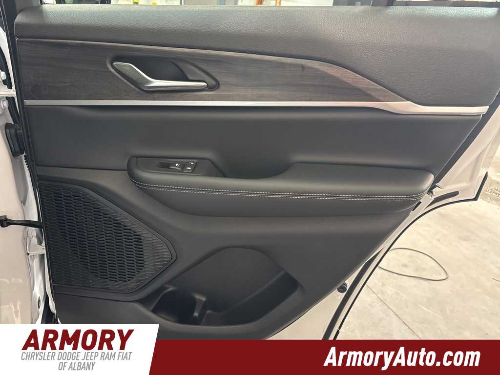 Thumbnail: 2025 Jeep Grand Cherokee - 26