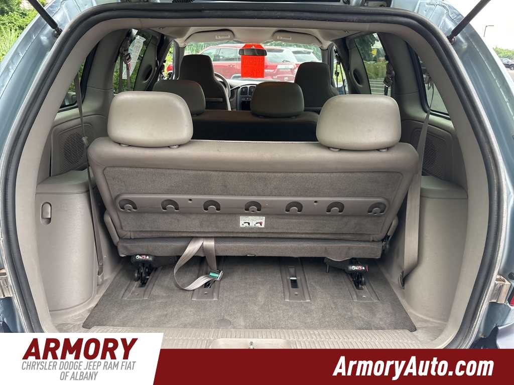 Thumbnail: 2002 Chrysler Voyager - 20