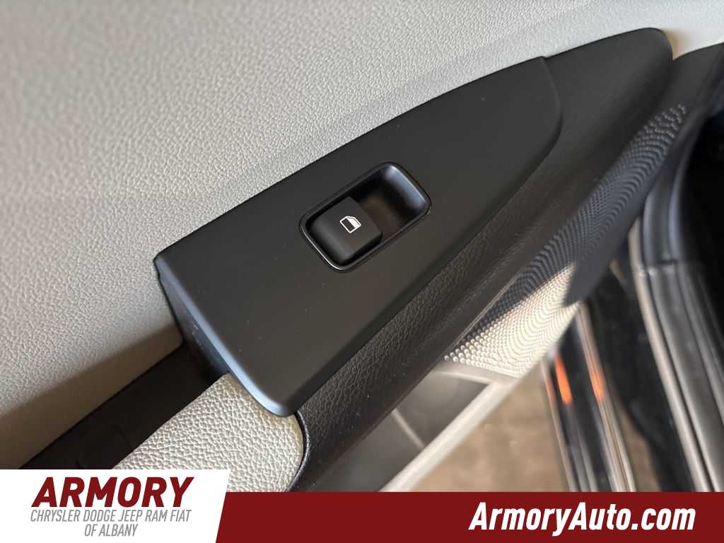 Thumbnail: 2023 Kia Forte - 24