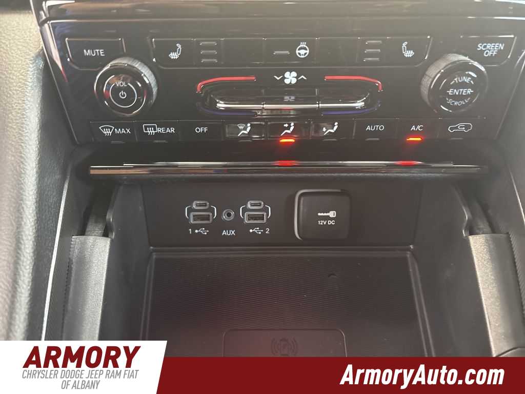 Thumbnail: 2025 Jeep Grand Cherokee - 16