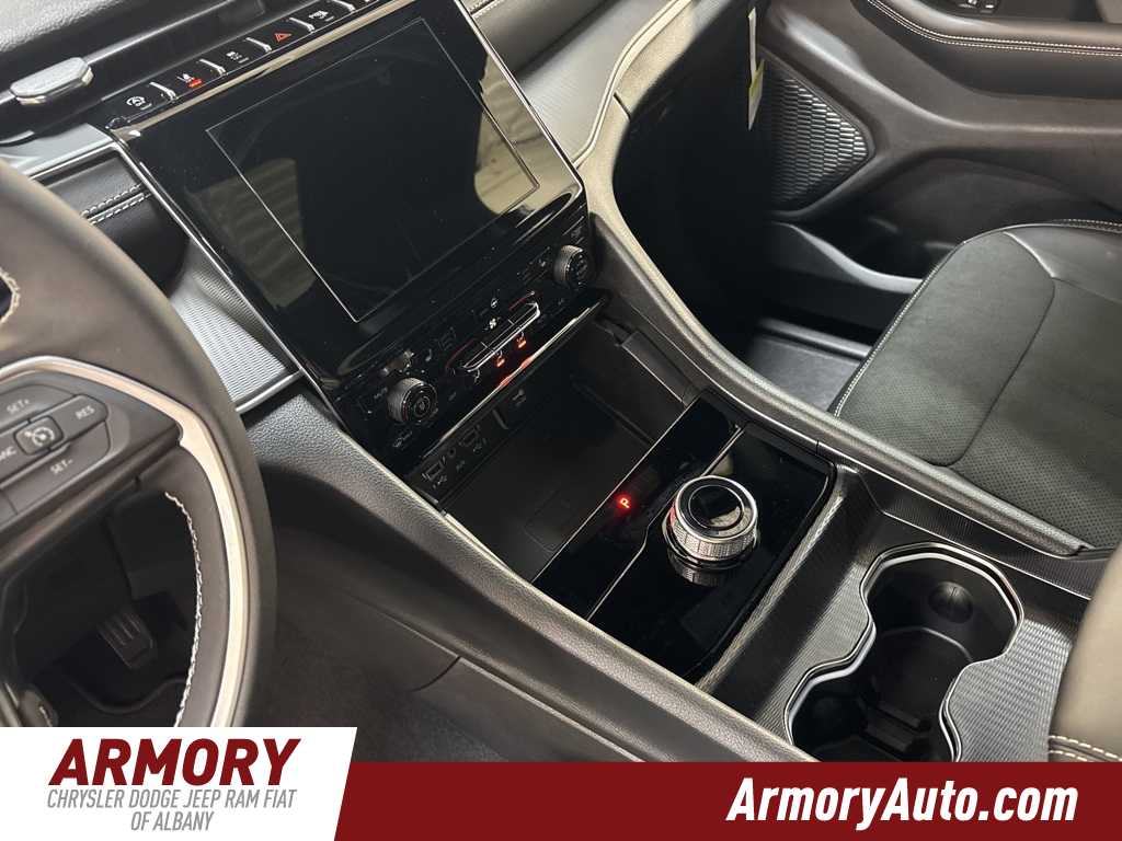 Thumbnail: 2025 Jeep Grand Cherokee L - 15