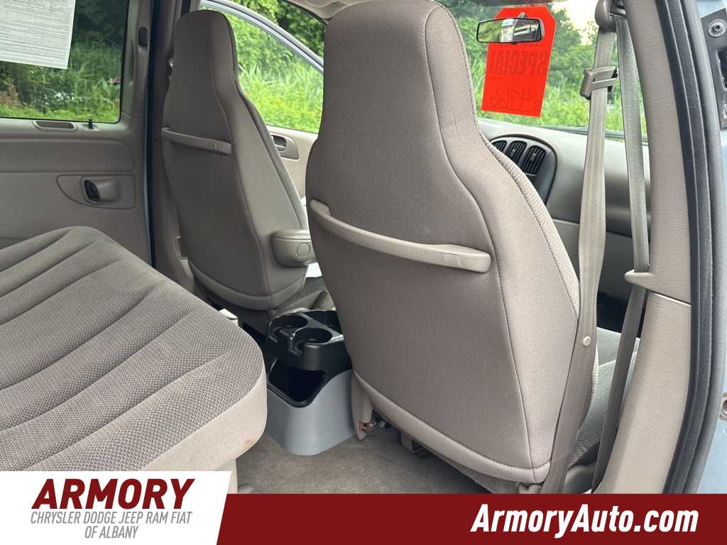 Thumbnail: 2002 Chrysler Voyager - 25