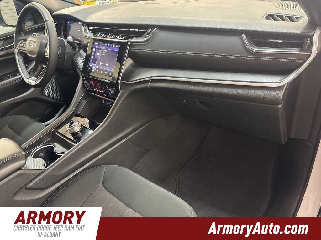 Thumbnail: 2025 Jeep Grand Cherokee - 40