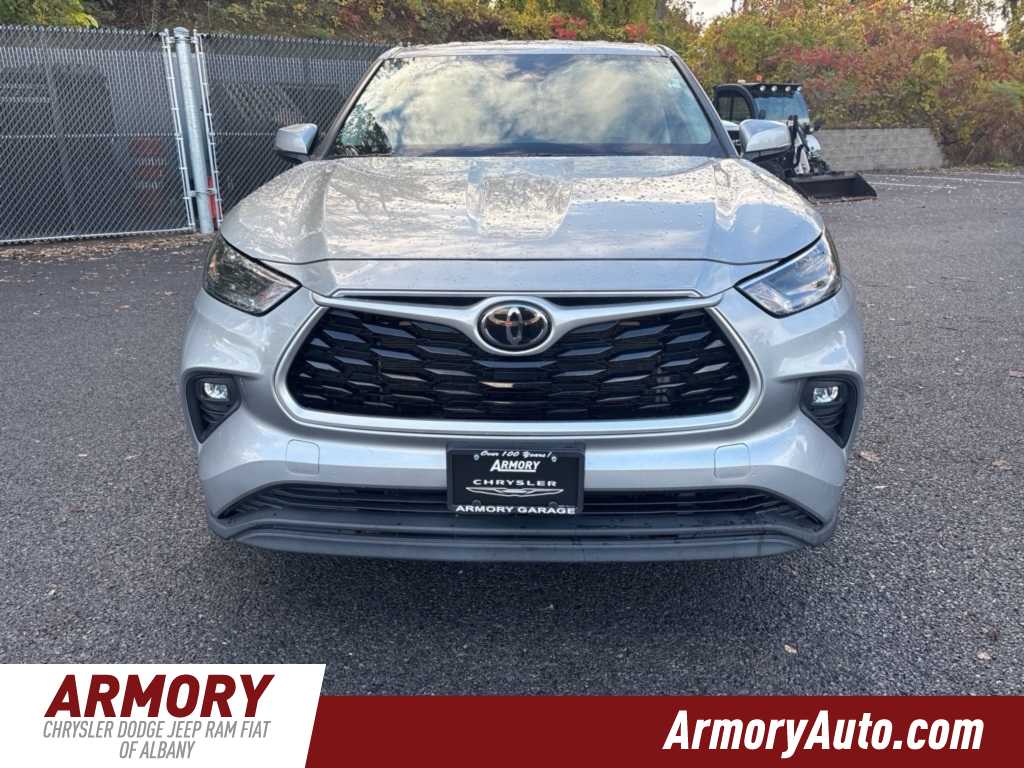 Thumbnail: 2022 Toyota Highlander - 2