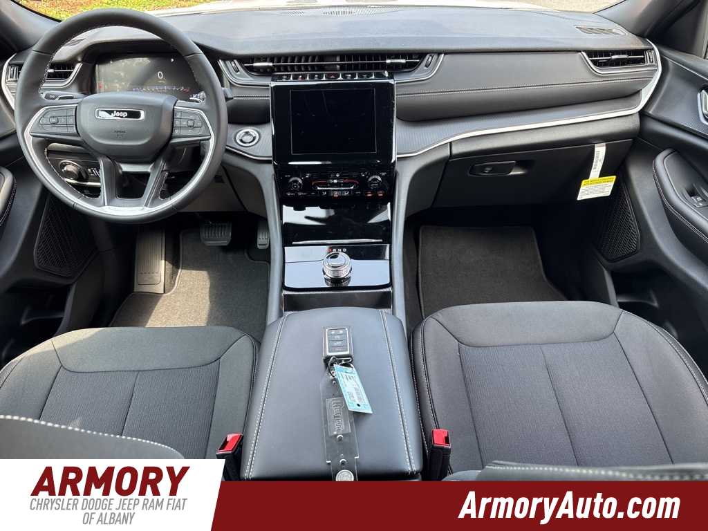 Thumbnail: 2025 Jeep Grand Cherokee L - 30