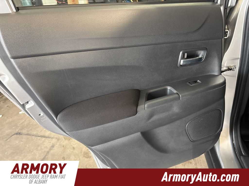 Thumbnail: 2024 Mitsubishi Outlander Sport - 23