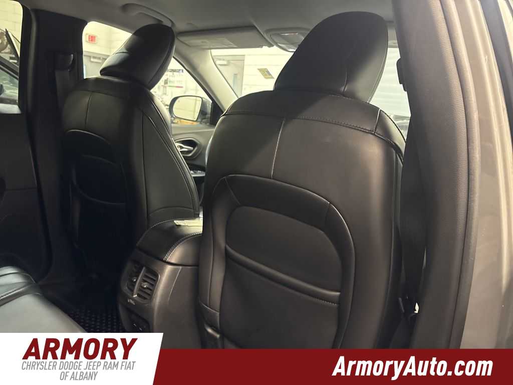 Thumbnail: 2020 Jeep Cherokee - 31