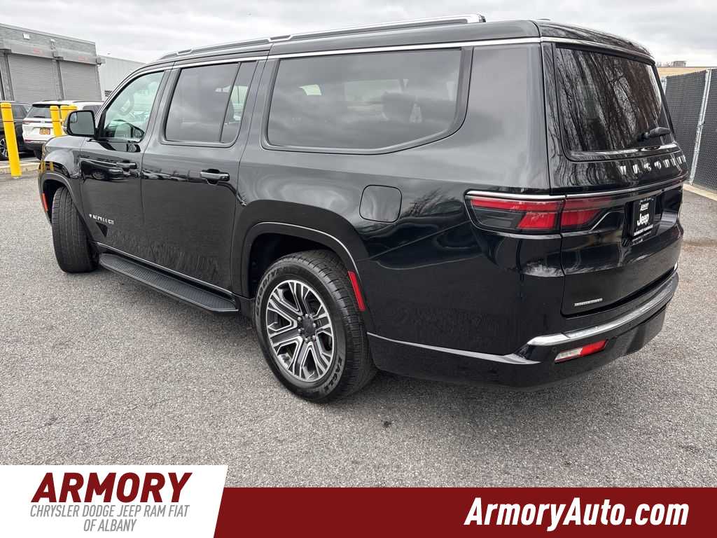 Thumbnail: 2023 Jeep Wagoneer - 6