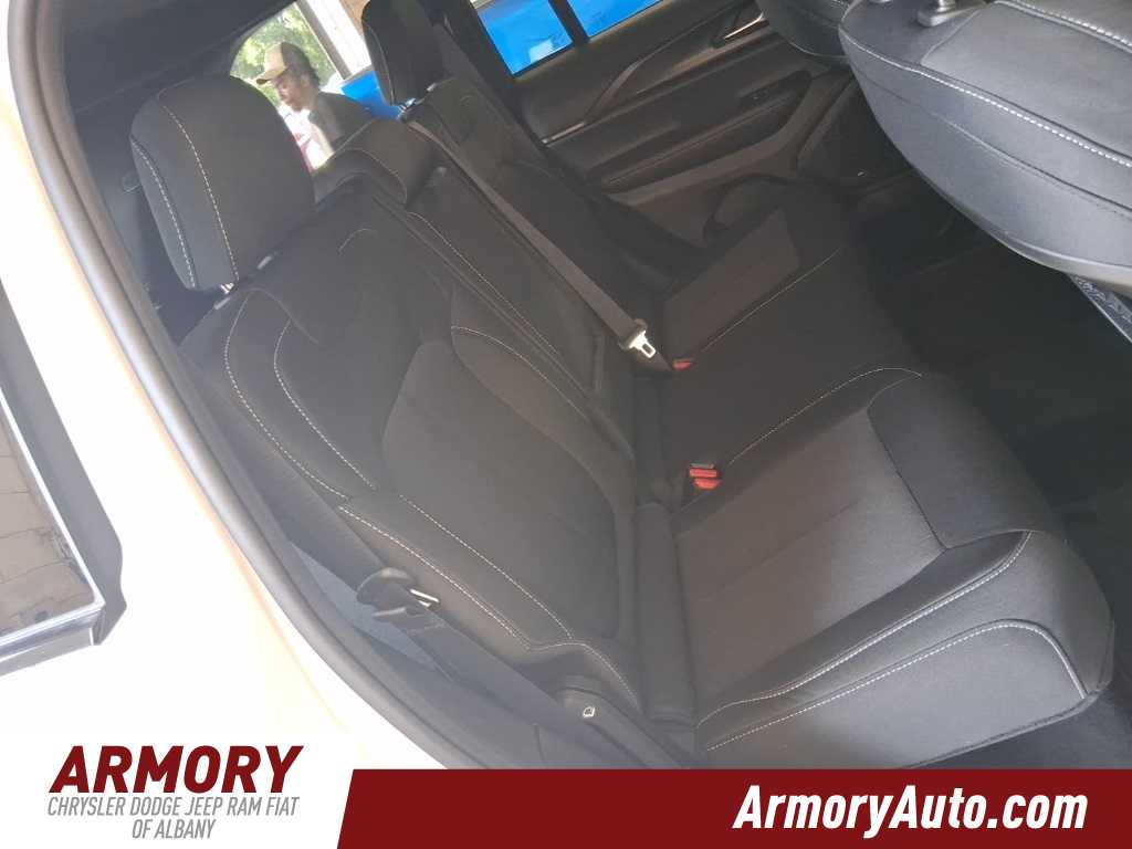 Thumbnail: 2025 Jeep Grand Cherokee - 26