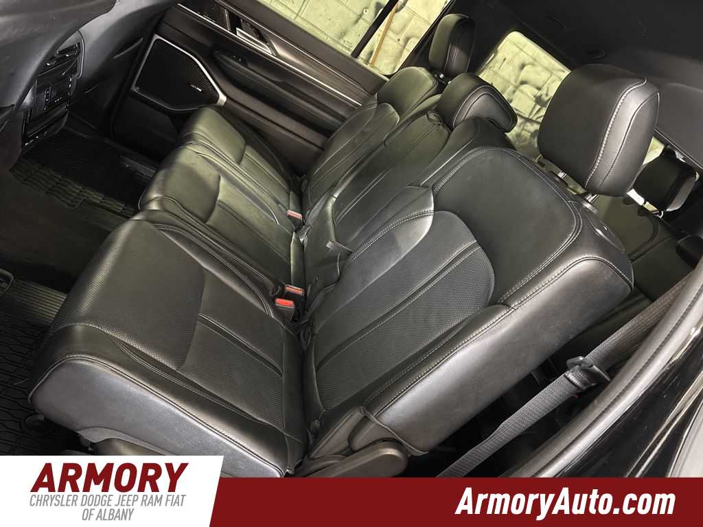 Thumbnail: 2024 Jeep Wagoneer - 30