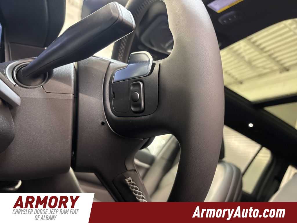 Thumbnail: 2025 Jeep Grand Cherokee - 12