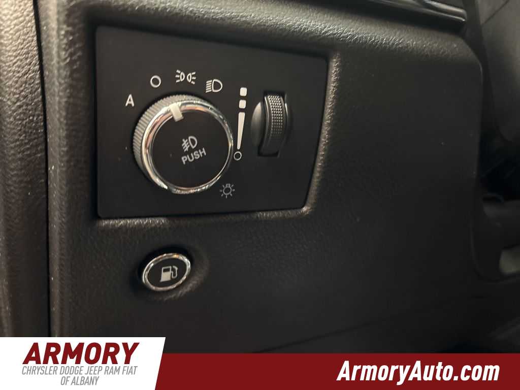 Thumbnail: 2021 Jeep Grand Cherokee - 11