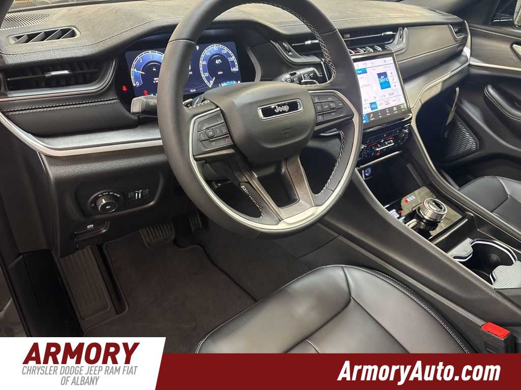 Thumbnail: 2025 Jeep Grand Cherokee - 9