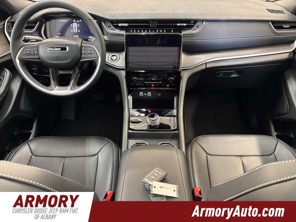 Thumbnail: 2025 Jeep Grand Cherokee - 35