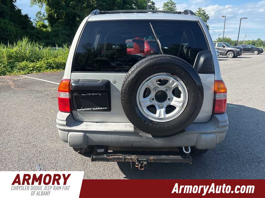 Thumbnail: 2003 Chevrolet Tracker - 5