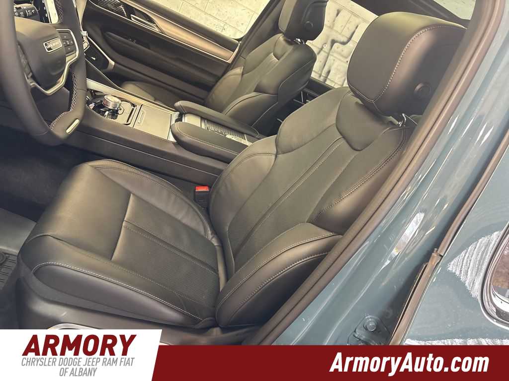 Thumbnail: 2026 Jeep Grand Wagoneer - 13