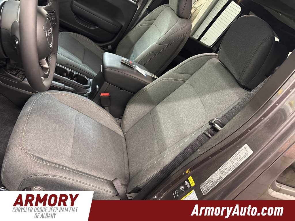 Thumbnail: 2025 Jeep Wrangler - 10