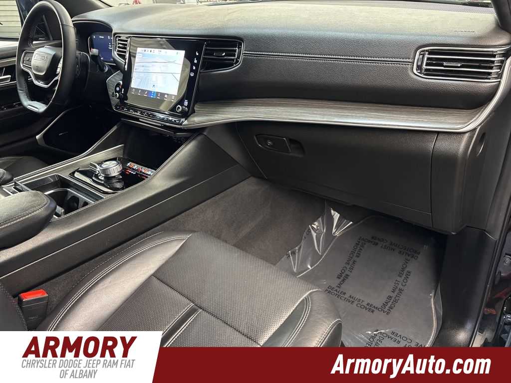 Thumbnail: 2024 Jeep Wagoneer - 46