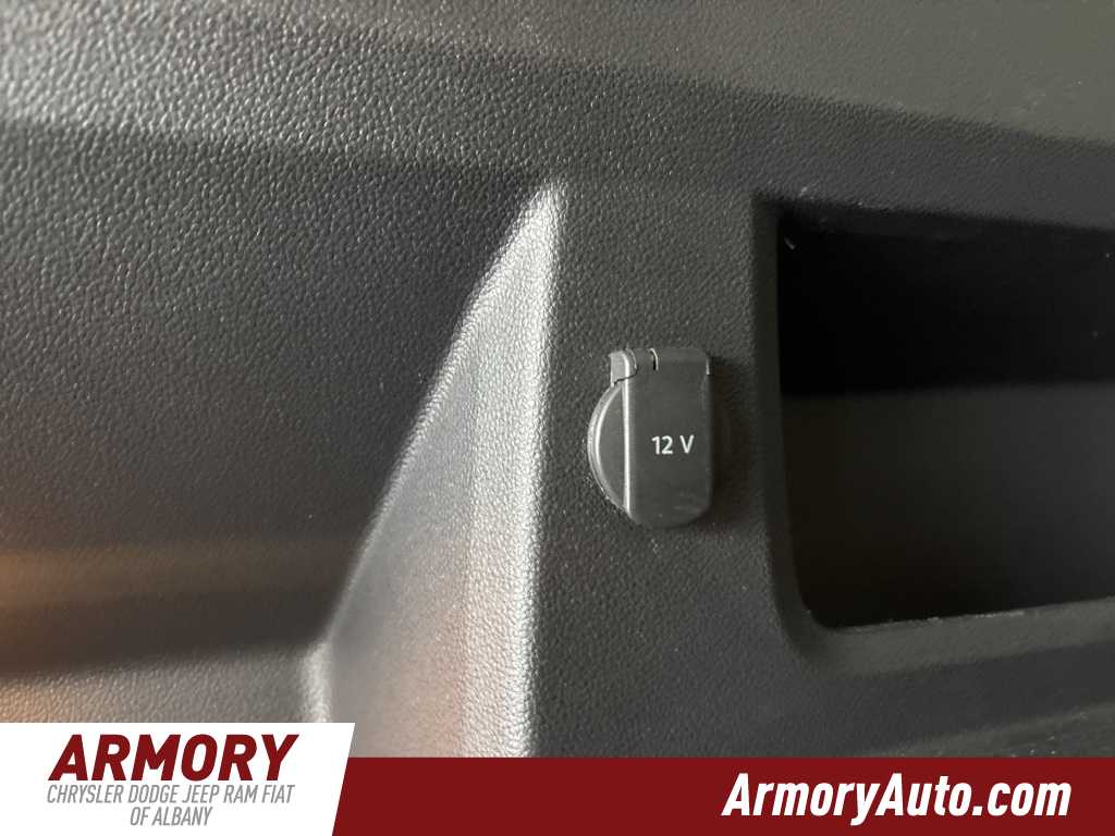 Thumbnail: 2022 Volkswagen Atlas - 32