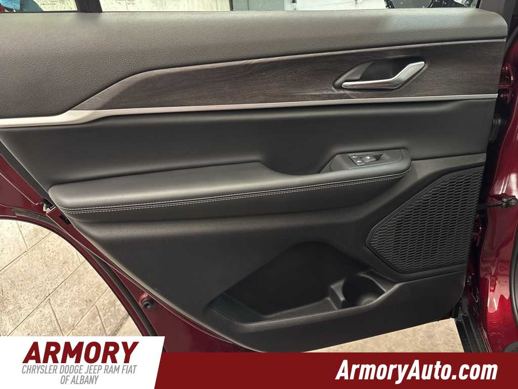 Thumbnail: 2025 Jeep Grand Cherokee L - 23