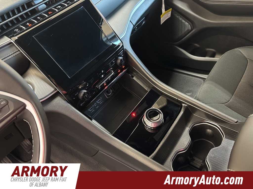 Thumbnail: 2025 Jeep Grand Cherokee L - 18