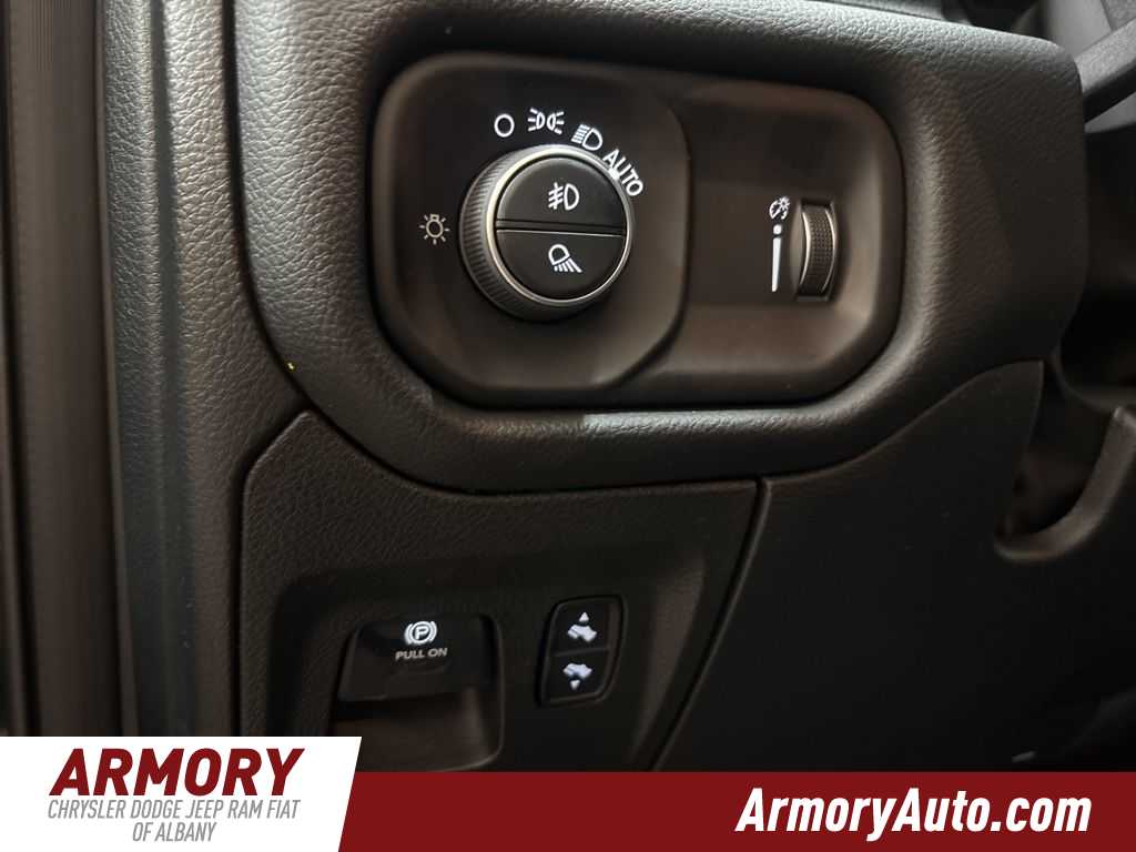 Thumbnail: 2026 RAM 1500 - 10