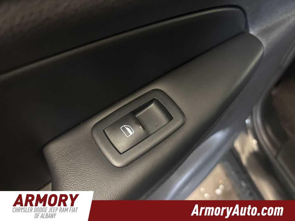 Thumbnail: 2016 Jeep Grand Cherokee - 24