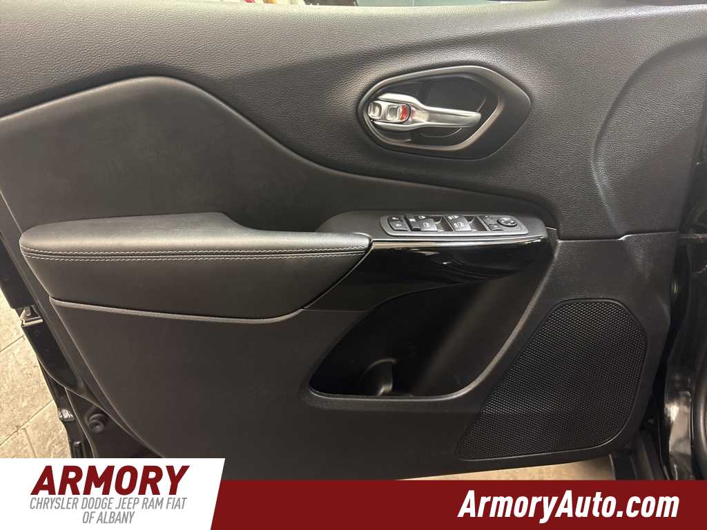 Thumbnail: 2023 Jeep Cherokee - 7