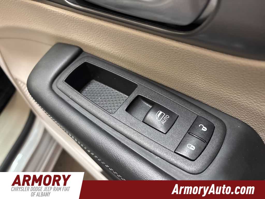 Thumbnail: 2024 Chrysler Pacifica - 41