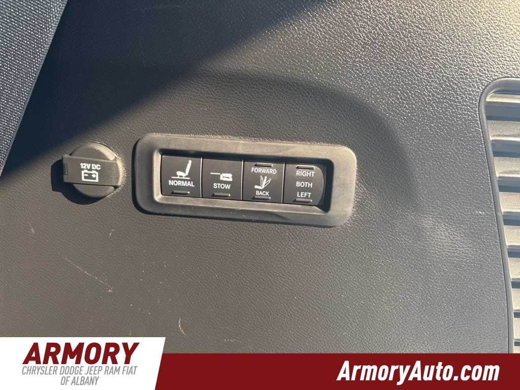 Thumbnail: 2022 Chrysler Pacifica - 42